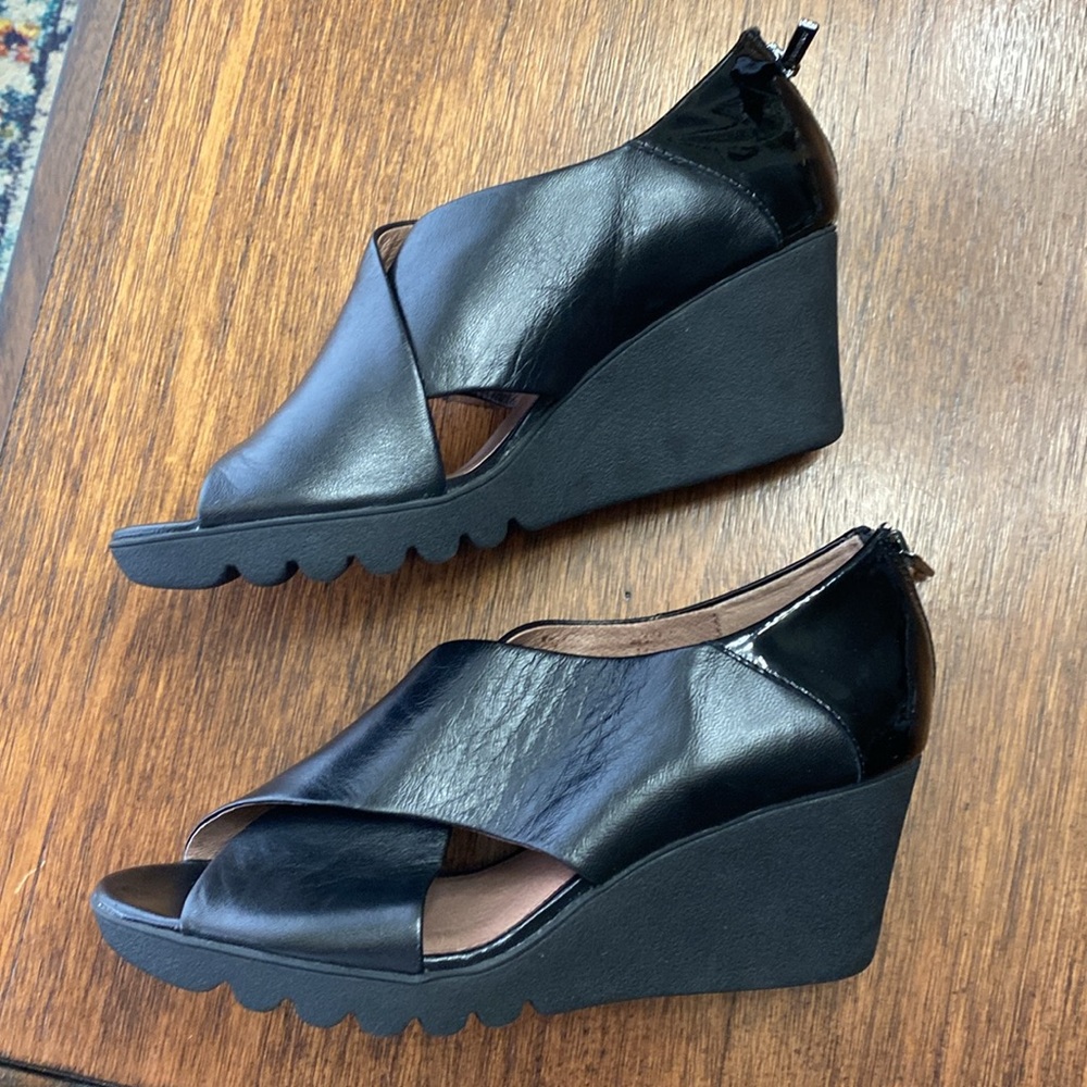 Donald J Pliner Black Leather Wedge Sandals